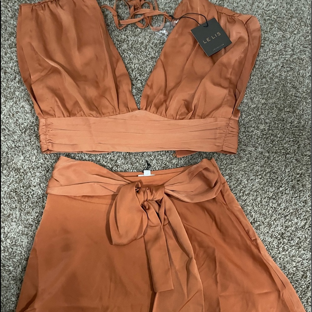Small crop skirt set